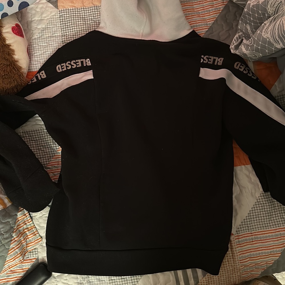 sweatshirt - Picture 3 of 3